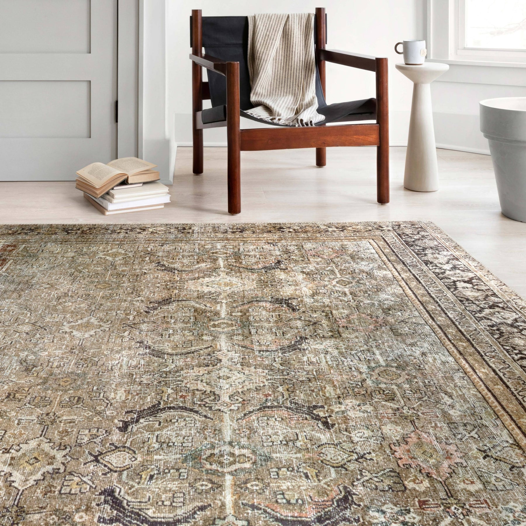 Alexander Home Isabelle Traditional Vintage Border Printed Area Rug - 5' x 7'6